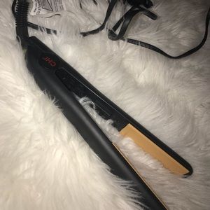 Chi global network black straightener